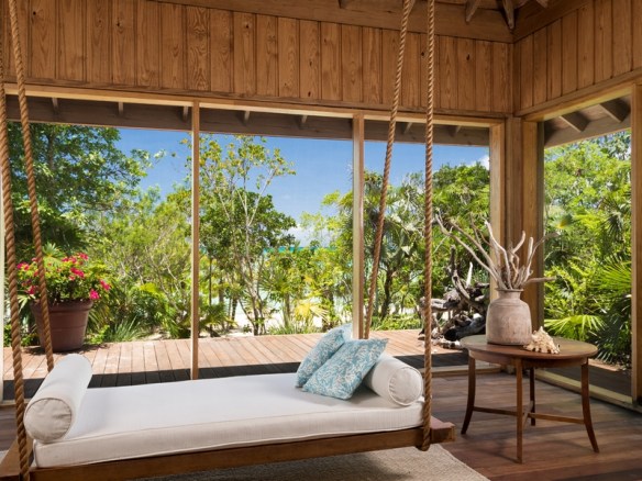 Lucky House Parrot Cay